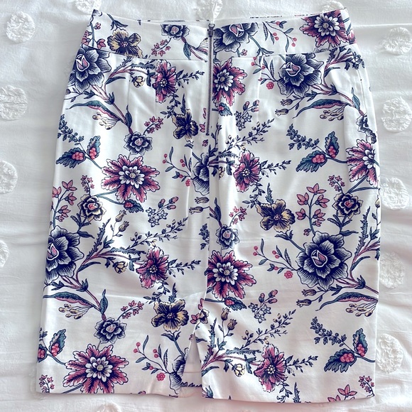 LOFT pencil skirt - Picture 2 of 4